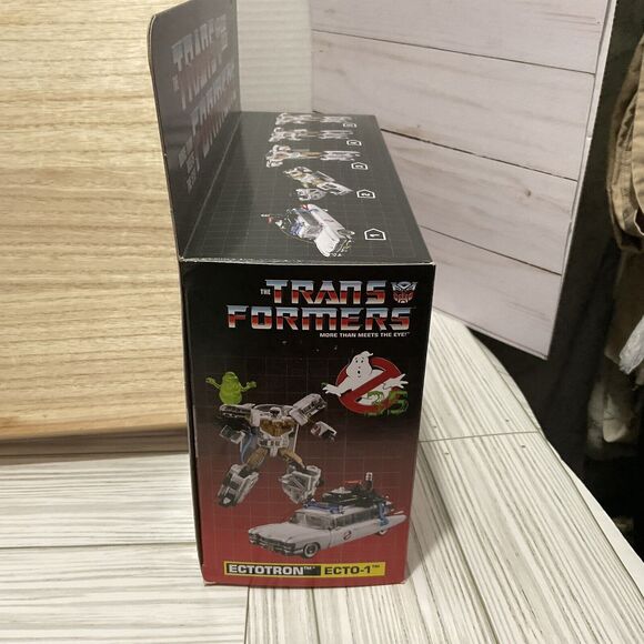 Hasbro Transformers Generations Transformers Collaborative: Ghostbusters Mash-Up - Picture 4 of 6